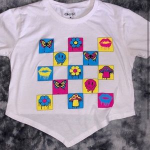 Trippy white tee💙💛💗